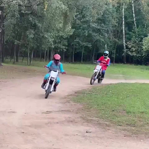 Питбайки на тренировочном маршруте